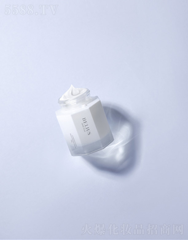 �����Sޱ���o�wƷ���޹�˾��HELIUS�@�����w���A˪