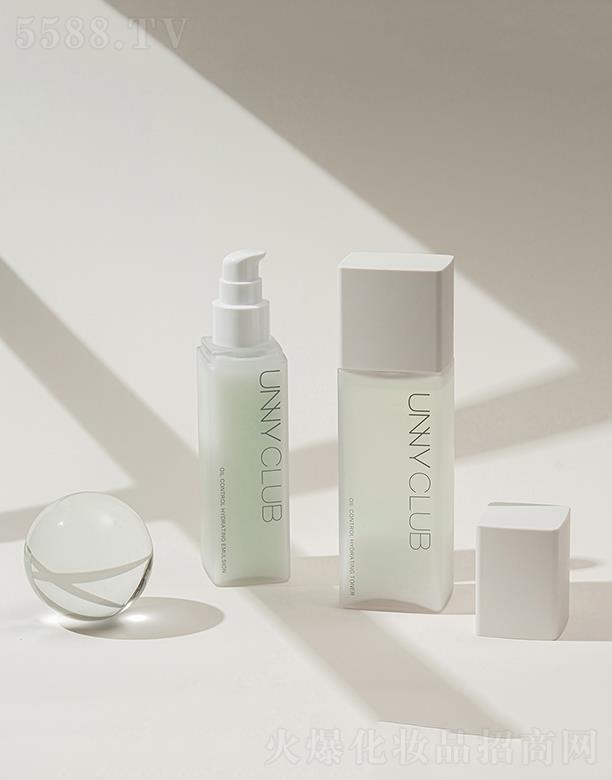 ���RƷ�ƹ������޹�˾�����˿�����ˬ�׺�ӯ͸�̝��׺�  �a(b��)ˮ����