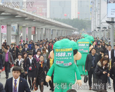 �𱬻��yƷ���̾W�������F(xi��n)����Խʽ�İl(f��)չ