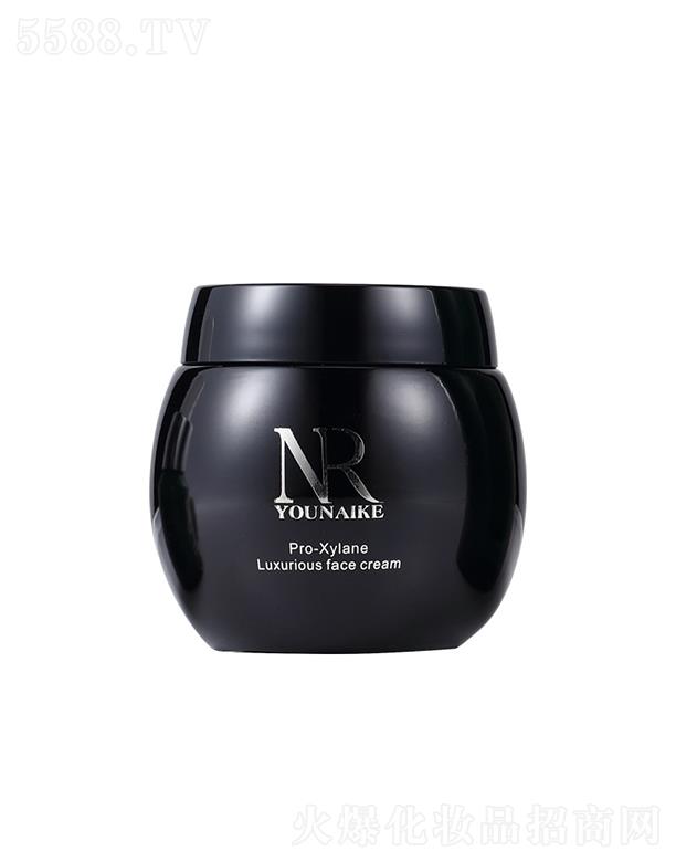 嫝�(r��n)�ڿ�����˪���Ȳ�ɫ����˪  ��ӟ���w