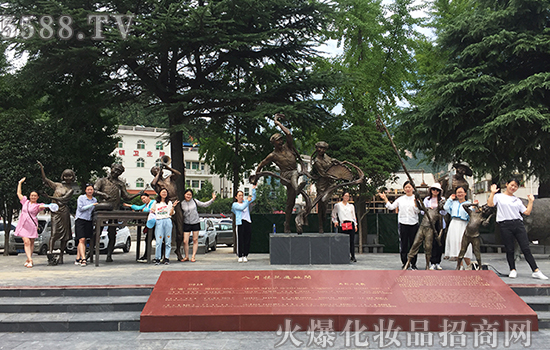 弘揚紅色精神 弘揚紅色精神