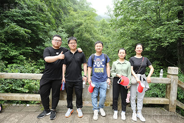 賞老君山之景,品國學(xué)之精,修品性之道 賞老君山之景,品國學(xué)之精,修品性之道