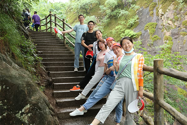 �����g�ɾ���Ʒ������W