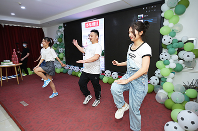 �Ϸֿ옷���𱬾W(w��ng)���Օ�(hu��)