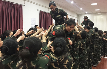 命運全在拼擊，奮斗就是希望！火爆人，好樣的！