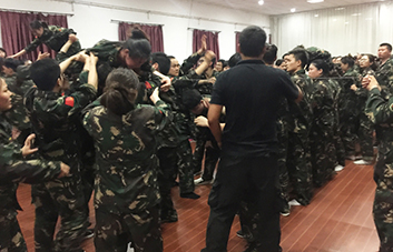 人生能有幾回搏，此時不搏何時搏！