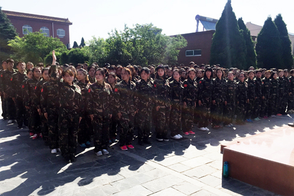 整體劃一、一令一動，火爆網(wǎng)全體學(xué)員迅速集合！