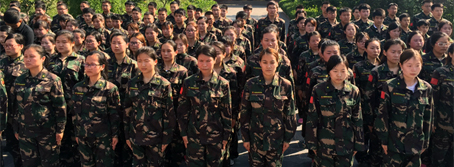 冬練三九，夏練三伏；火爆狼群，千錘百煉；