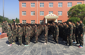 高溫炙烤，流汗不流淚、堅持不放棄！