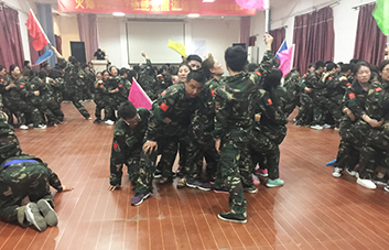 共同的目標(biāo)，共同的夢想，可以使火爆家人產(chǎn)生忍受一切的力量！