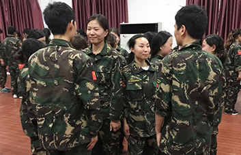 學(xué)會贊美，收獲一份真心；