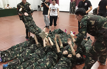 一次失敗并不可怕，爬起來，再戰(zhàn)！