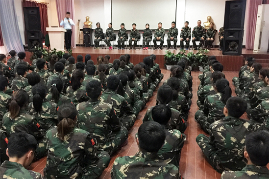 青春飛揚，全力向上；沒有哪家公司因為嚴格管理而倒閉！