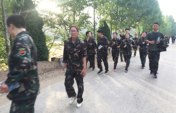 這不僅僅是簡單的徒步，是友誼的凝聚，更是團隊的融合！