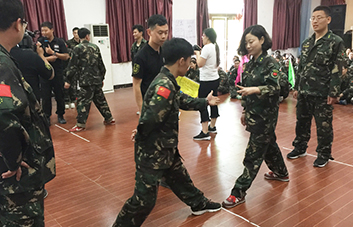 當(dāng)你下定決心時，世界會為你讓路！