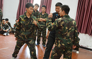 贏跑：逆向思維能力，反應(yīng)速度，發(fā)展快速啟動能力！